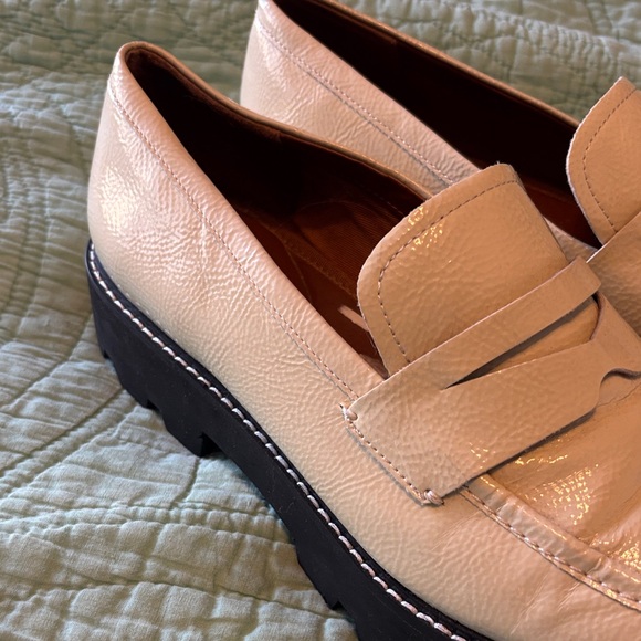 Franco Sarto Cream Loafers - Picture 2 of 7